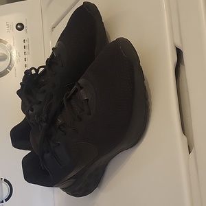 Nike revolution 6 next nature used without box size 10.5 fair condition